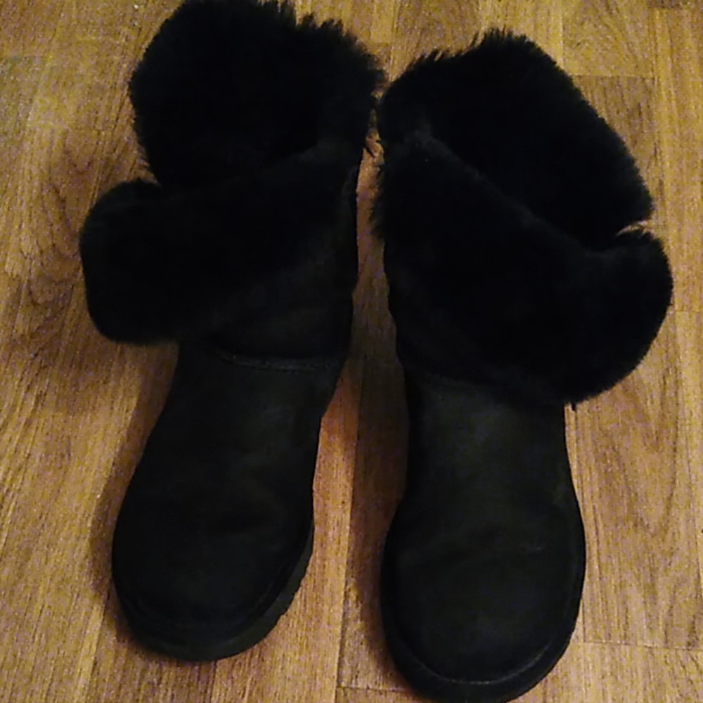 UGGS